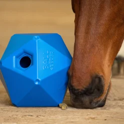 Shires Ball Feeder